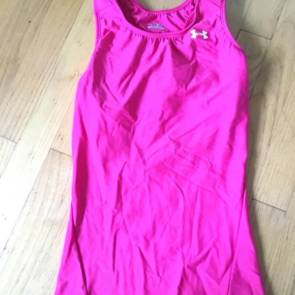 4 UnderArmour tops S/XS - Picture 6 of 8